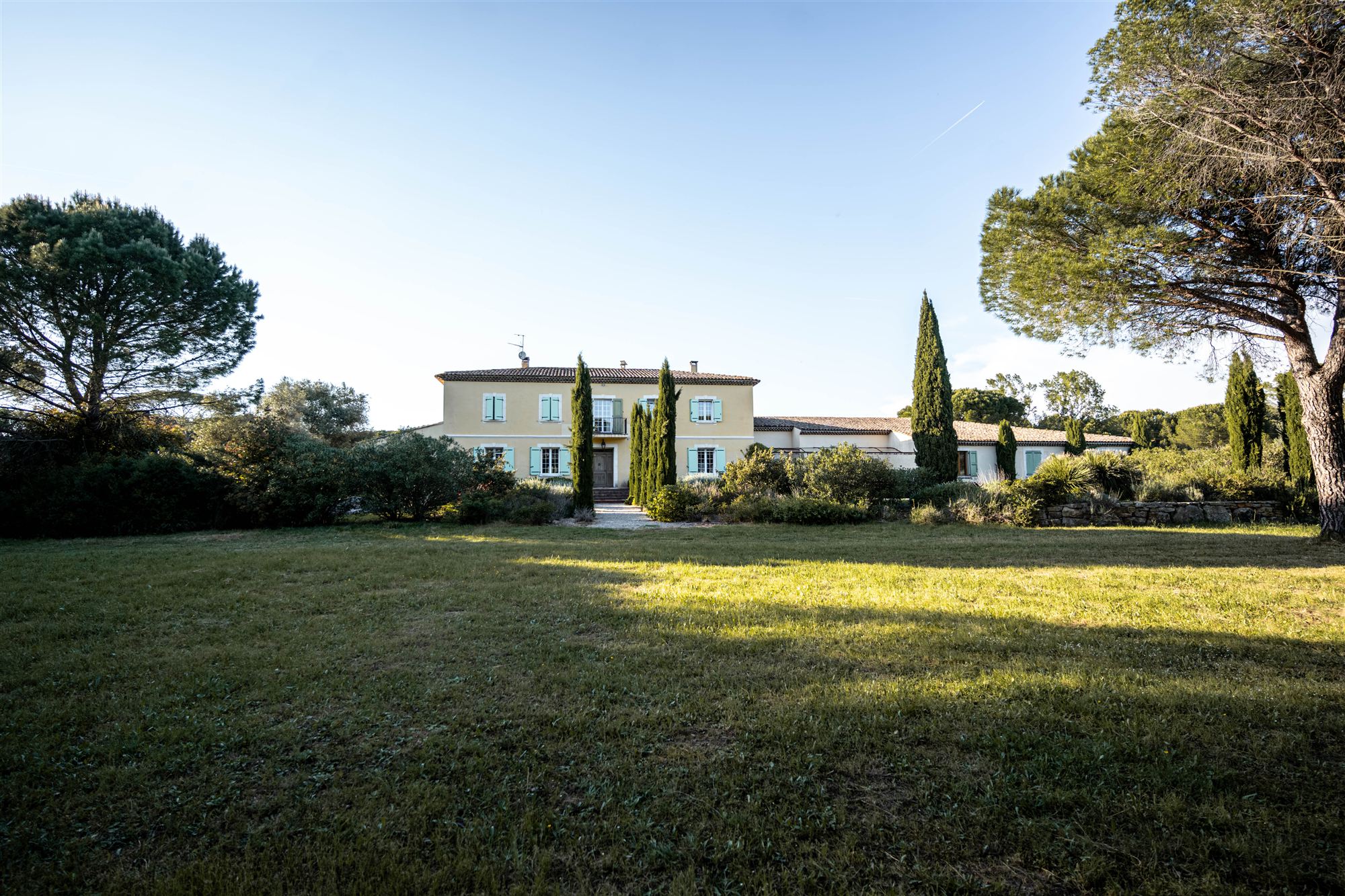 Villa Mouresse et son parc de pins parasols et cyprès, Provence